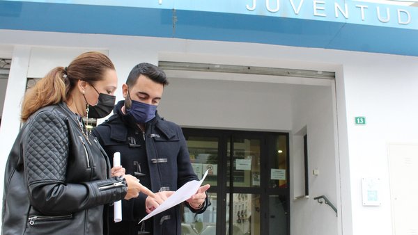 Bravo-y-Martín-en-la-sede-de-la-Concejalía-de-Juventud